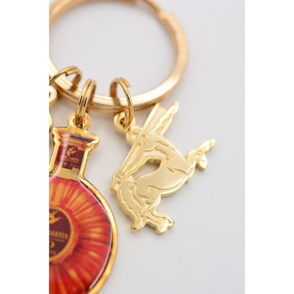 REMY MARTIN XO Charm Keychain Special Cognac Mini Bottle Gold Key Holder BinA16 - Picture 5 of 12